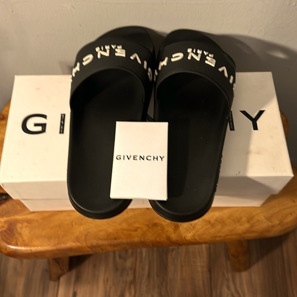 Givenchy black slides with Givenchy in white letters on top - Picture 3 of 5